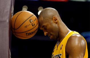 la-sp-kobe-bryant-frustration-20130413-001